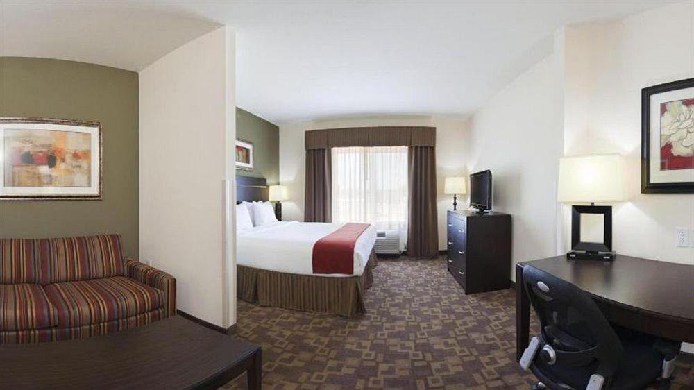 Holiday Inn Express & Suites North Topeka Luaran gambar
