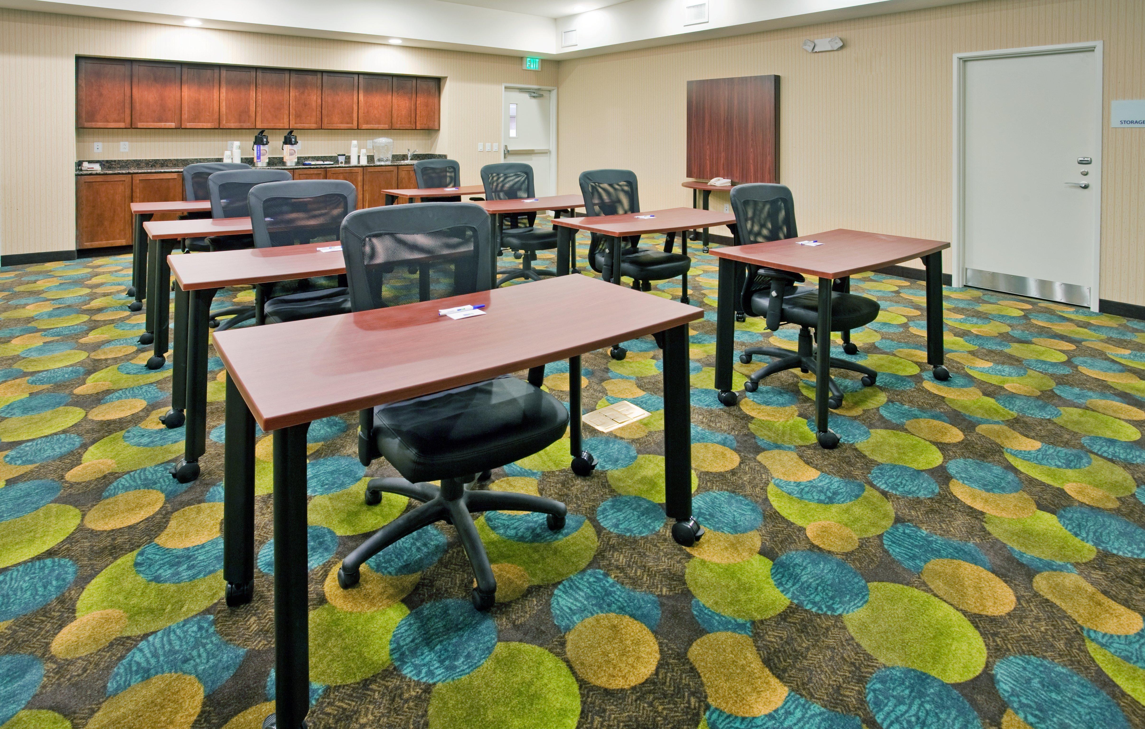 Holiday Inn Express & Suites North Topeka Luaran gambar
