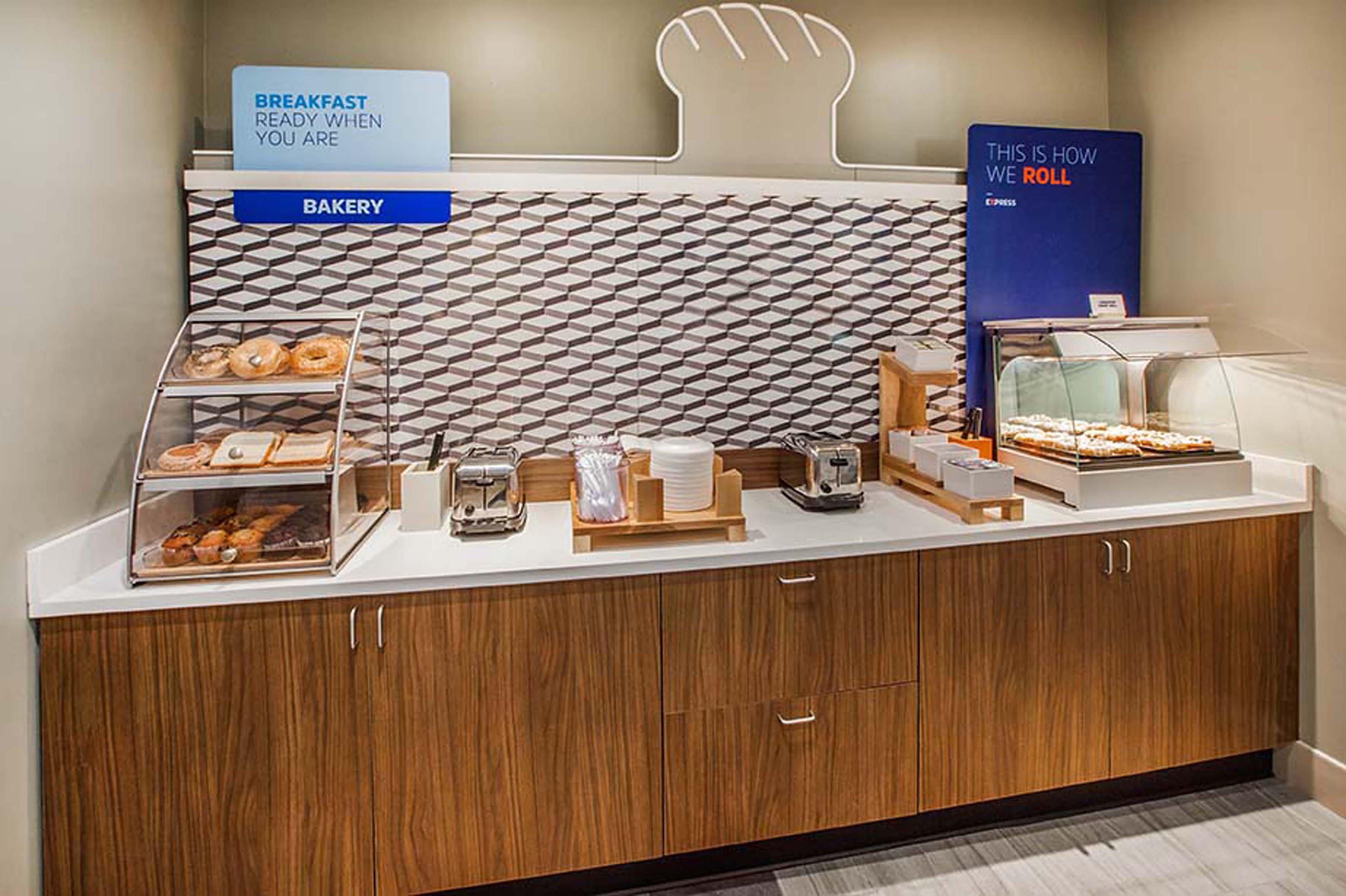 Holiday Inn Express & Suites North Topeka Luaran gambar