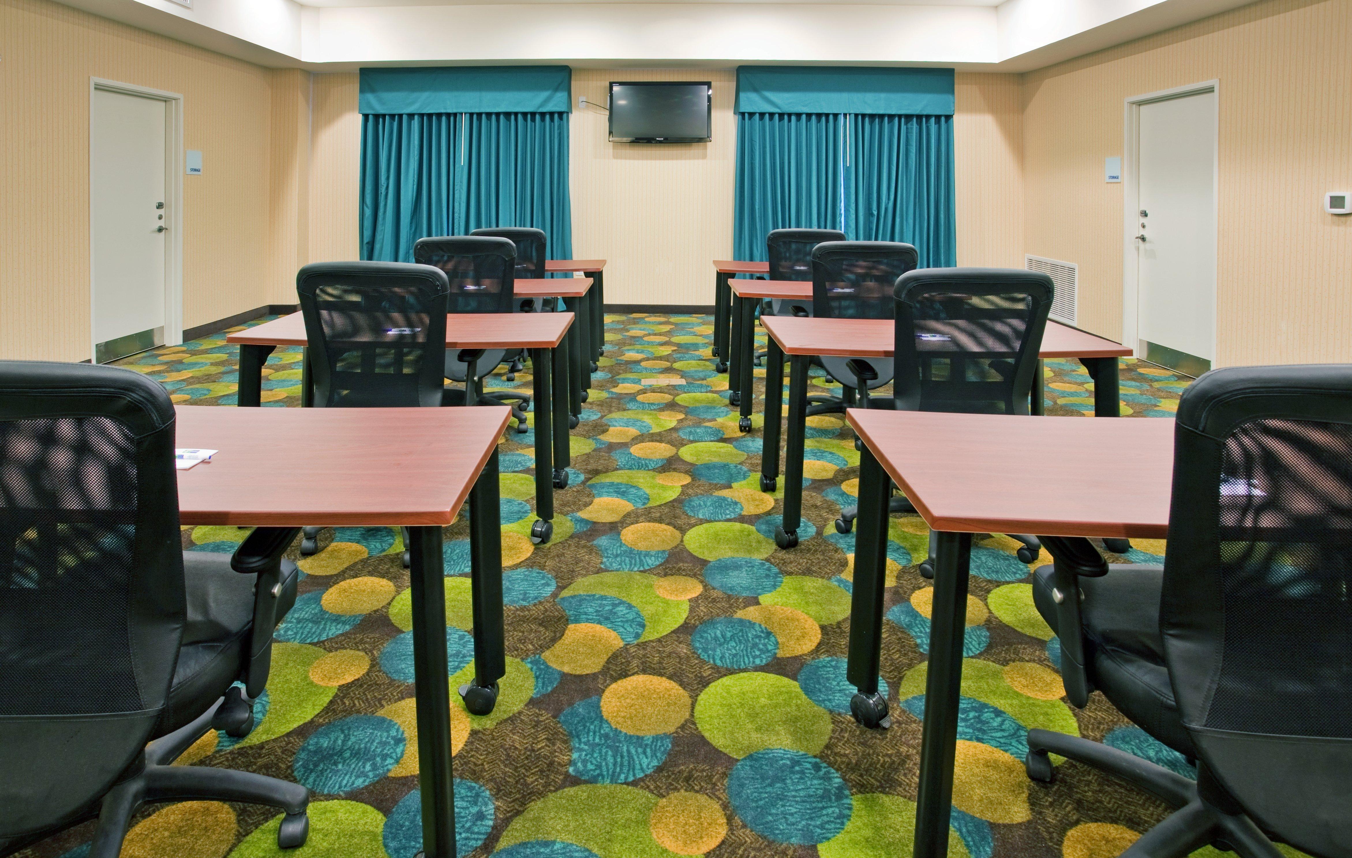 Holiday Inn Express & Suites North Topeka Luaran gambar