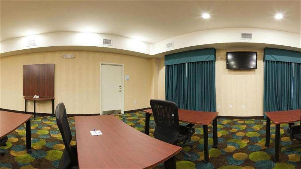 Holiday Inn Express & Suites North Topeka Luaran gambar