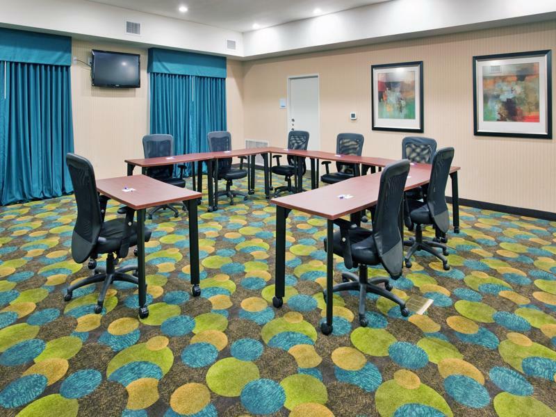 Holiday Inn Express & Suites North Topeka Luaran gambar