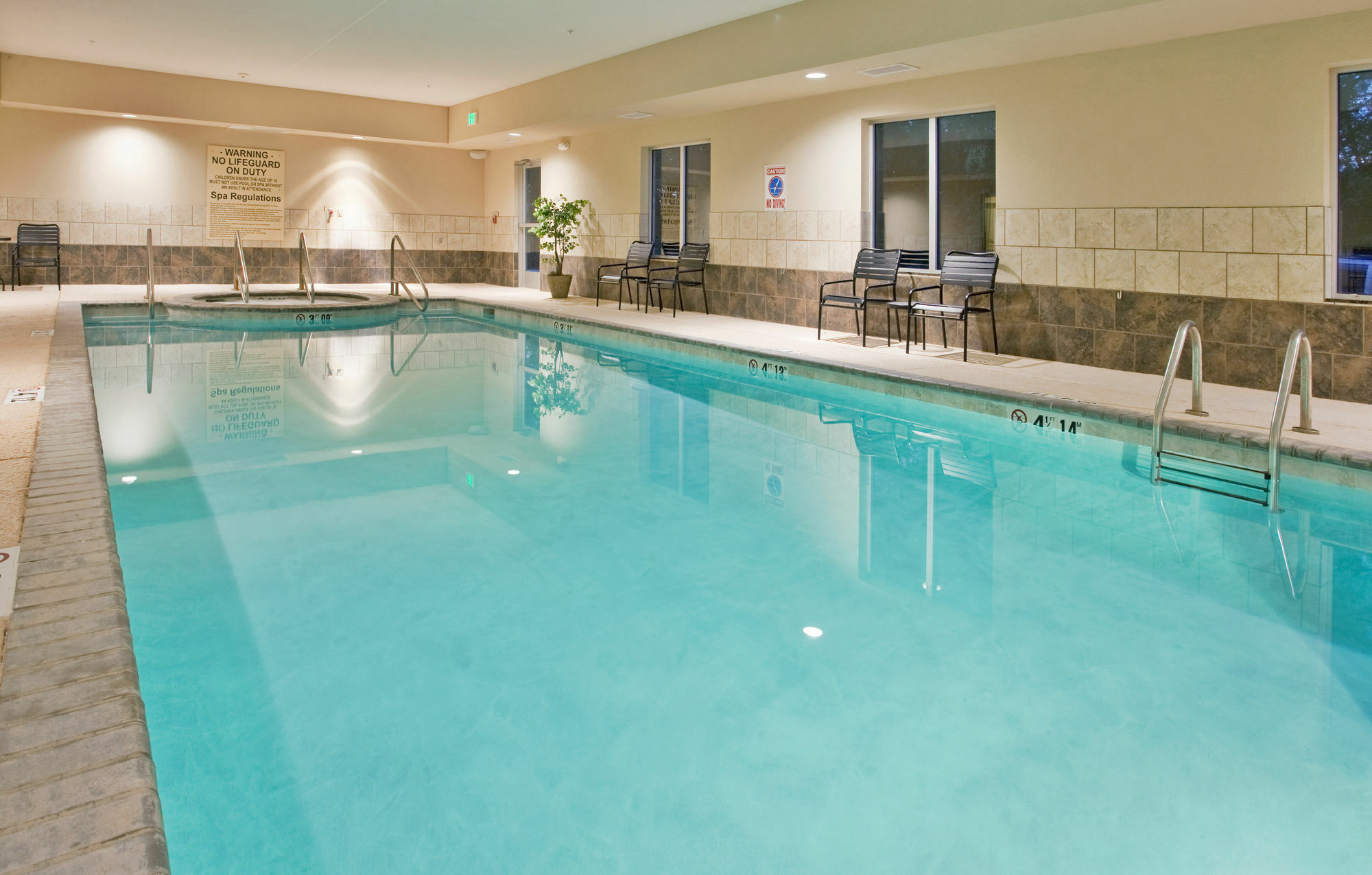 Holiday Inn Express & Suites North Topeka Luaran gambar